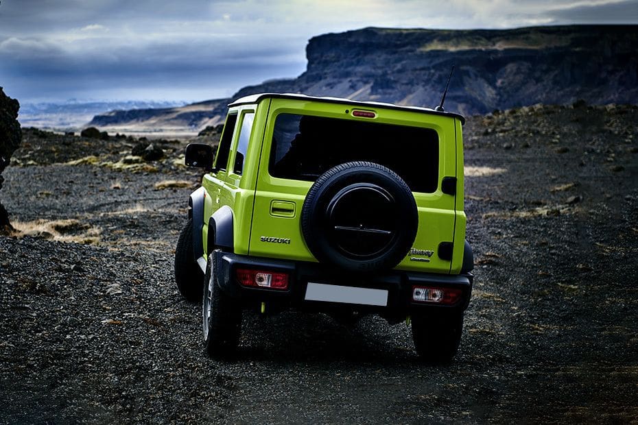 Tampak belakang Jimny