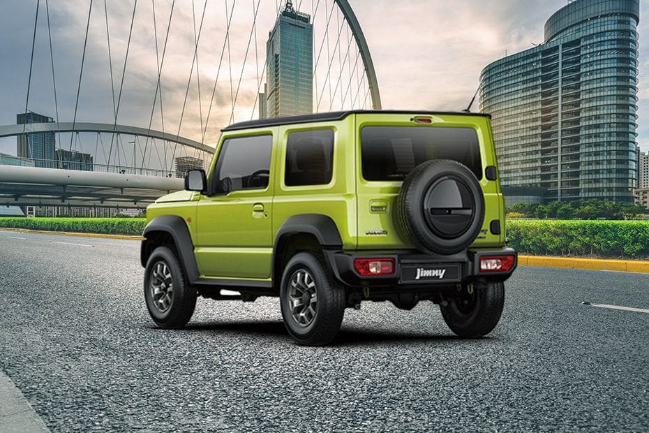 Tampak belakang serong Jimny